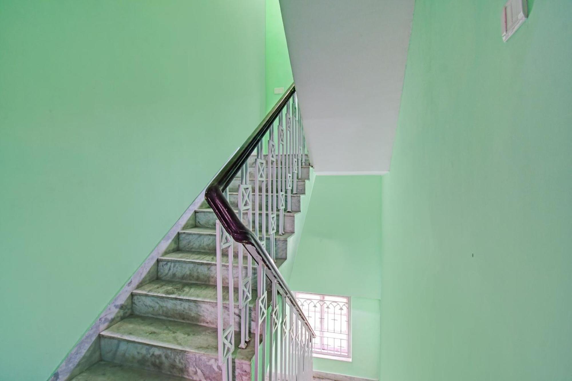 Hotel O R A Homestay Near Acropolis Mall Kalkuta Zewnętrze zdjęcie